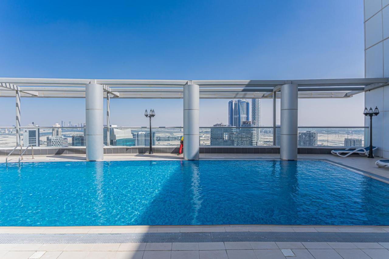 Higuests - Spacious Studio With City Views Near Mall * Dubai